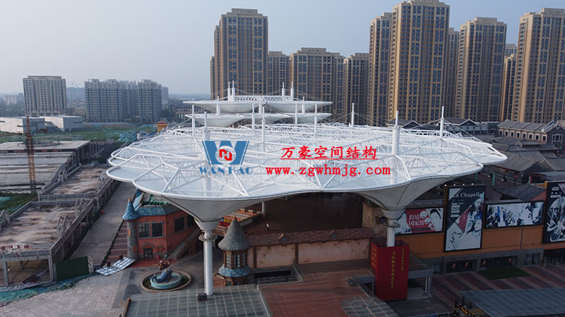 山東聊城萬達小鎮(zhèn)七彩祥云PTFE膜結(jié)構項目