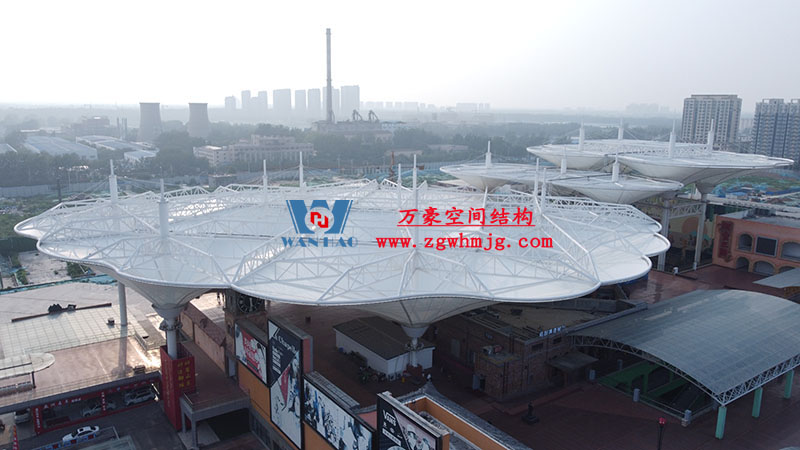 山東聊城萬達小鎮(zhèn)七彩祥云PTFE膜結(jié)構項目