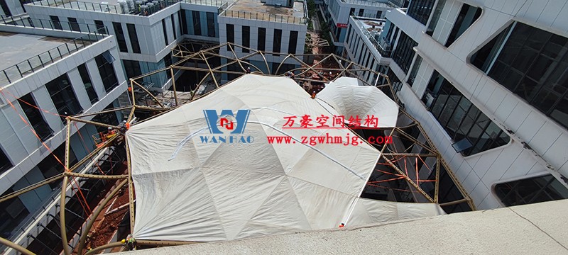 中國(guó)東盟特色商品匯聚中心膜鋼構(gòu)工程完工