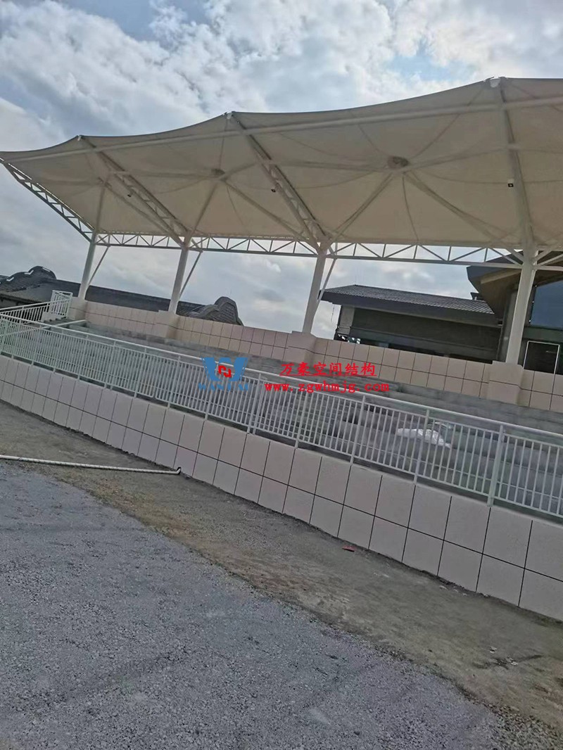 四川職業(yè)技術(shù)學院鋰電科技學院建設(shè)項目看臺膜結(jié)構(gòu)工程