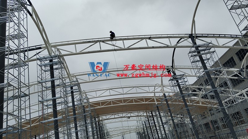 浙江真愛毯業(yè)科技有限公司廠房三屋面鋼結(jié)構(gòu)工程 浙江真愛毯業(yè)科技有限公司廠房三屋面鋼結(jié)構(gòu)工程