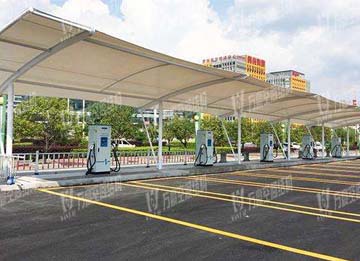 充電樁膜結(jié)構(gòu)車棚有什么特點？為何如此受歡迎？